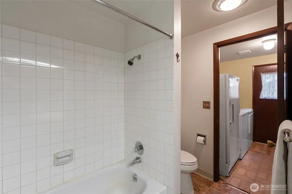 9106 Zircon Drive SW Lakewood WA 98498