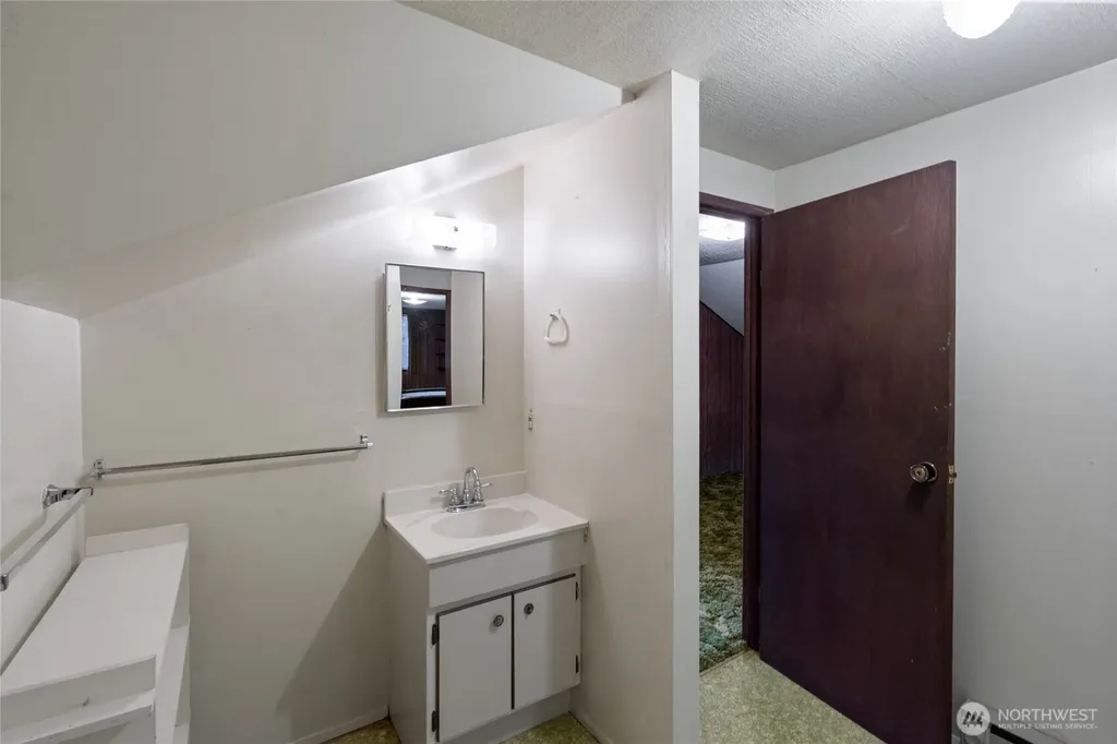 9106 Zircon Drive SW Lakewood WA 98498