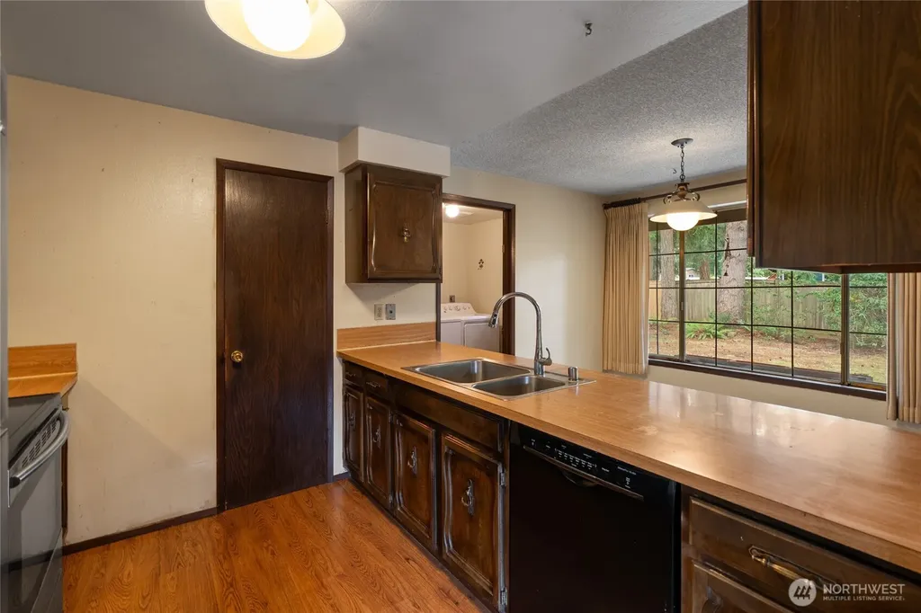 9106 Zircon Drive SW Lakewood WA 98498