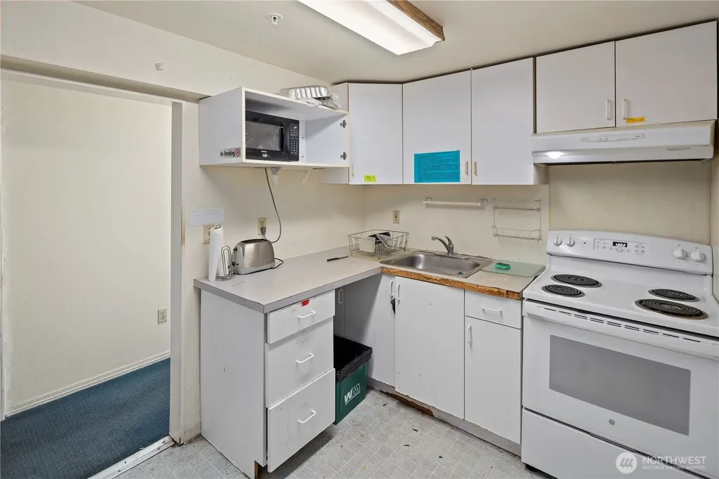 4714 17th Avenue NE Seattle WA 98105