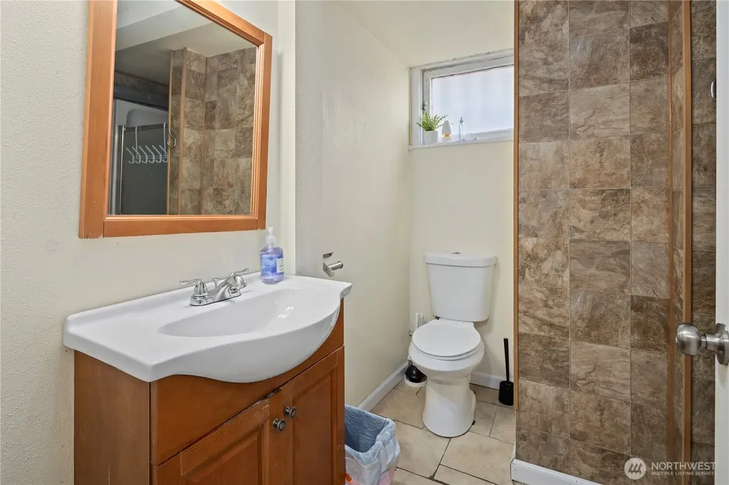 4714 17th Avenue NE Seattle WA 98105