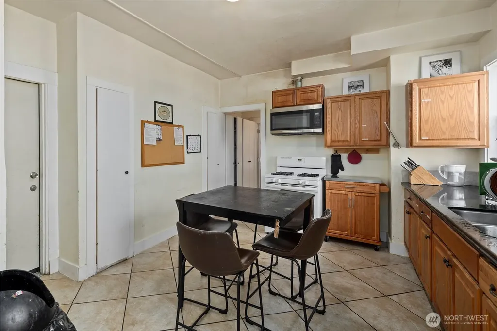 4714 17th Avenue NE Seattle WA 98105