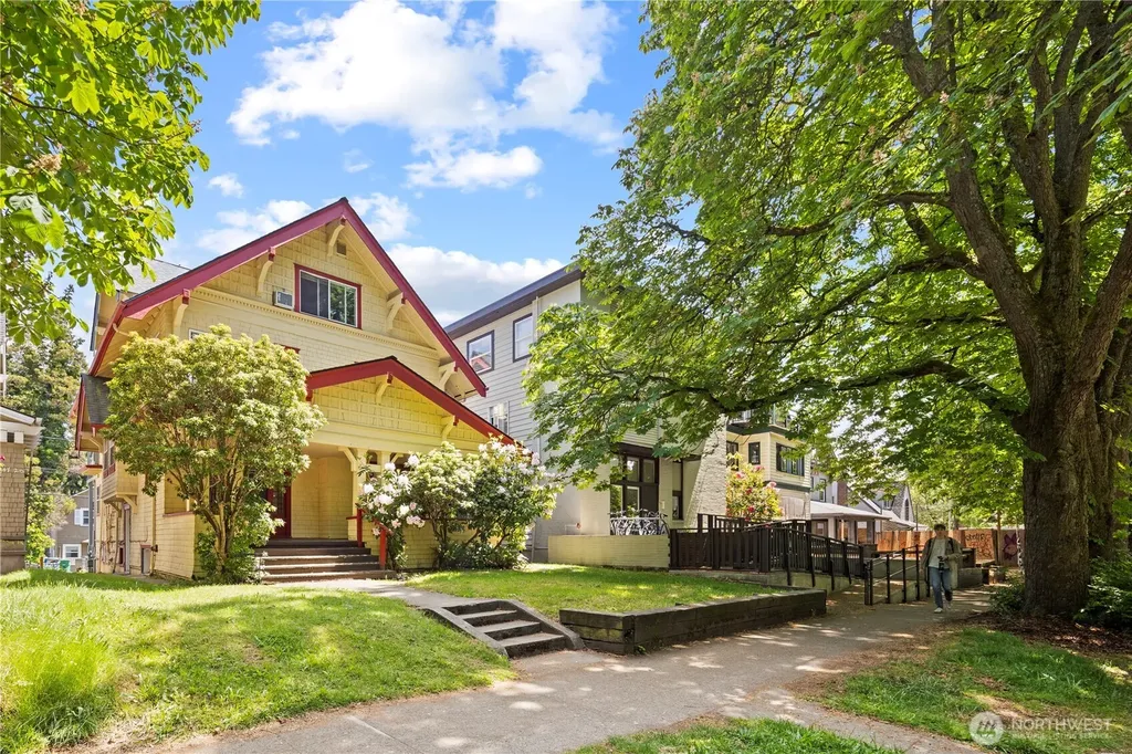 4714 17th Avenue NE Seattle WA 98105