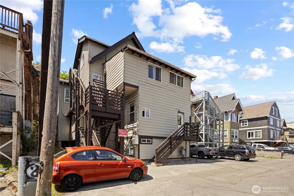 4714 17th Avenue NE Seattle WA 98105