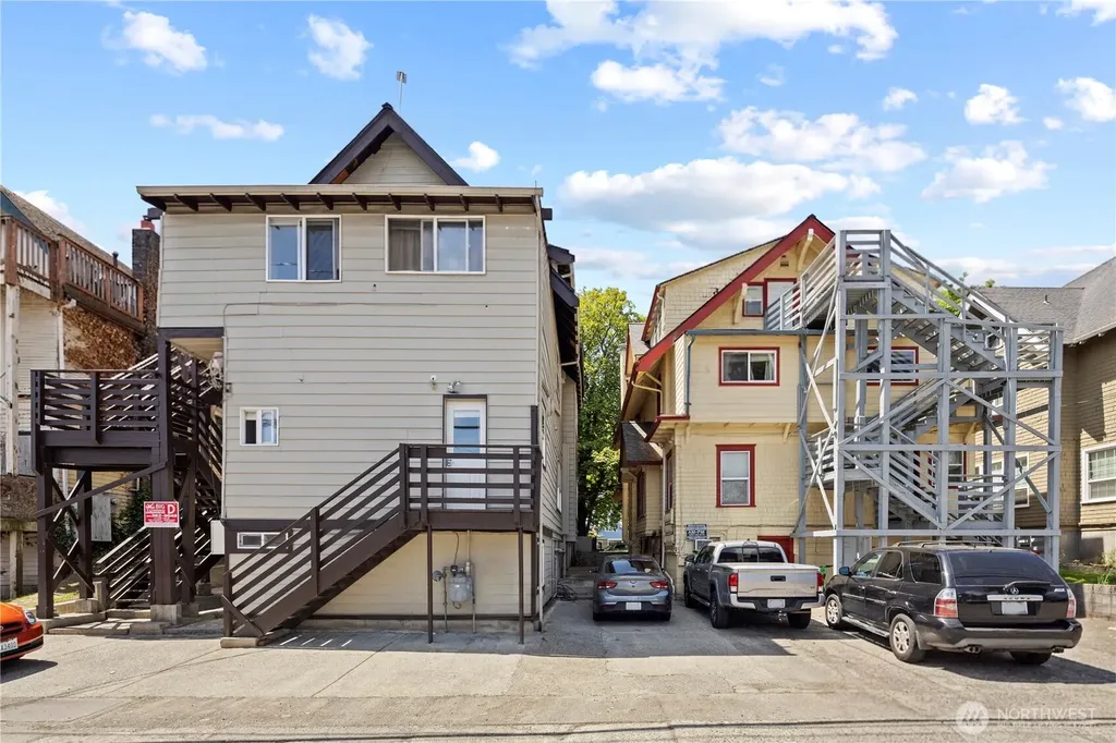 4714 17th Avenue NE Seattle WA 98105