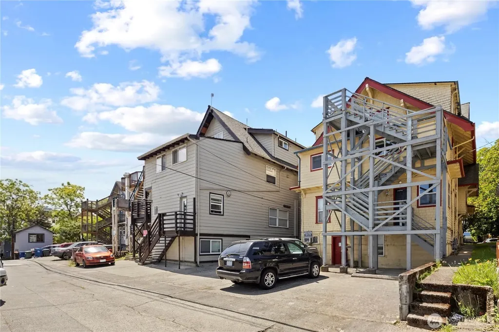 4714 17th Avenue NE Seattle WA 98105