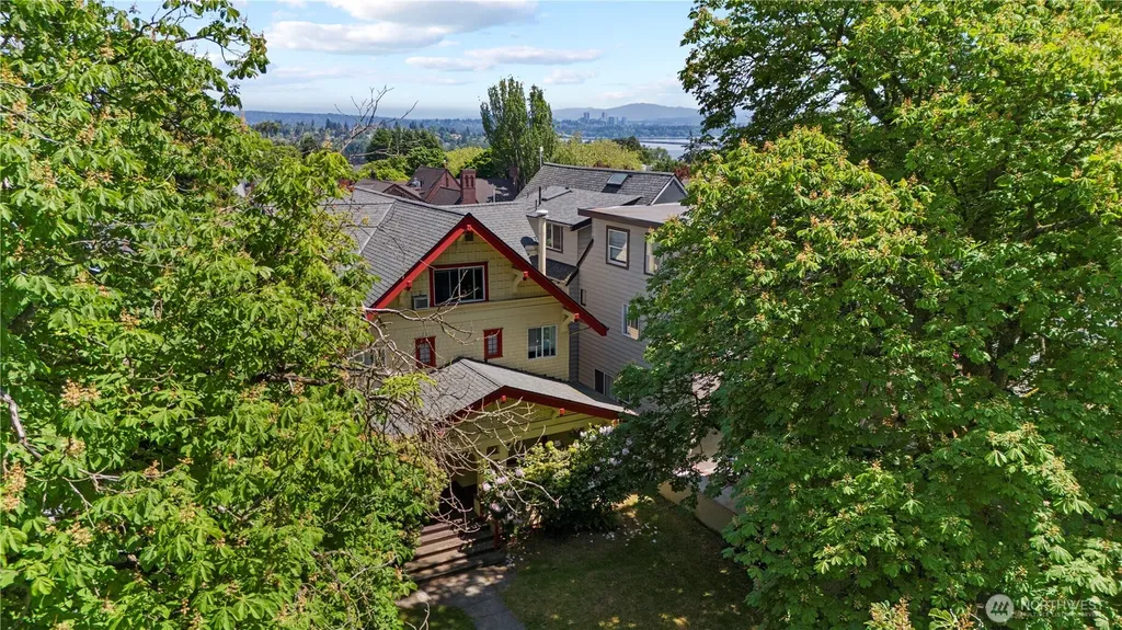 4714 17th Avenue NE Seattle WA 98105