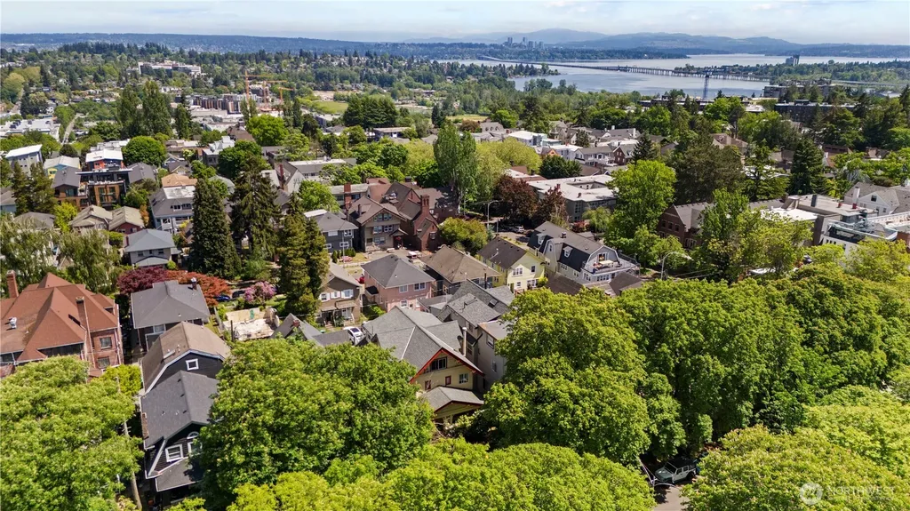 4714 17th Avenue NE Seattle WA 98105