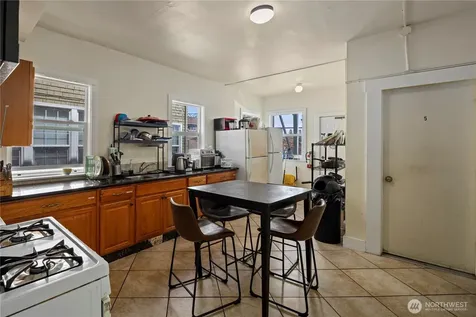4714 17th Avenue NE Seattle WA 98105