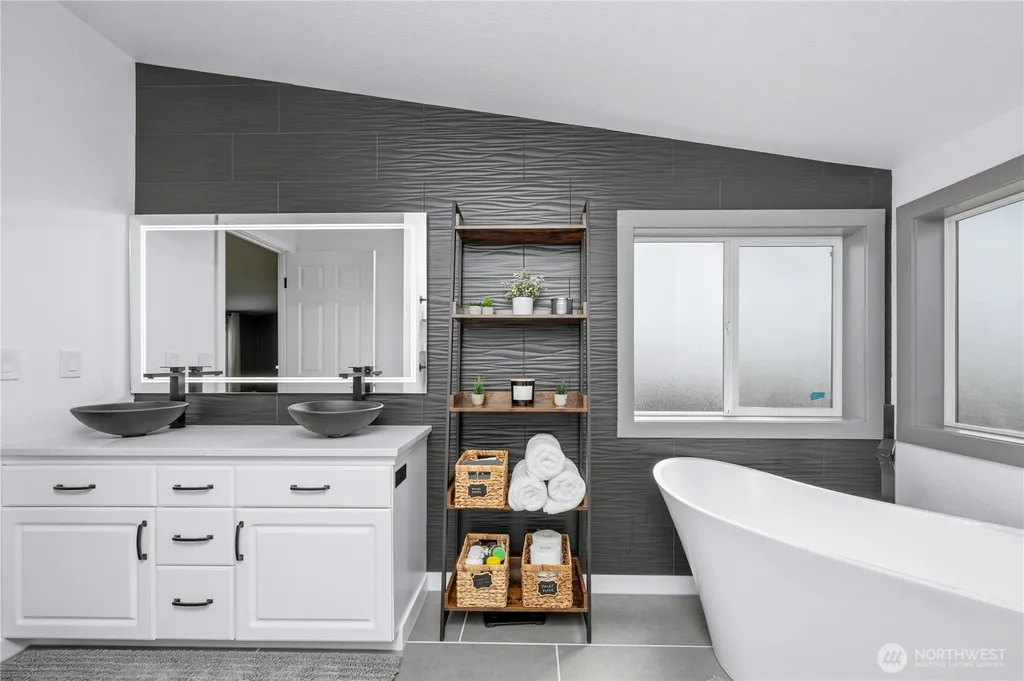 5519 Bay Ridge Drive Blaine WA 98230