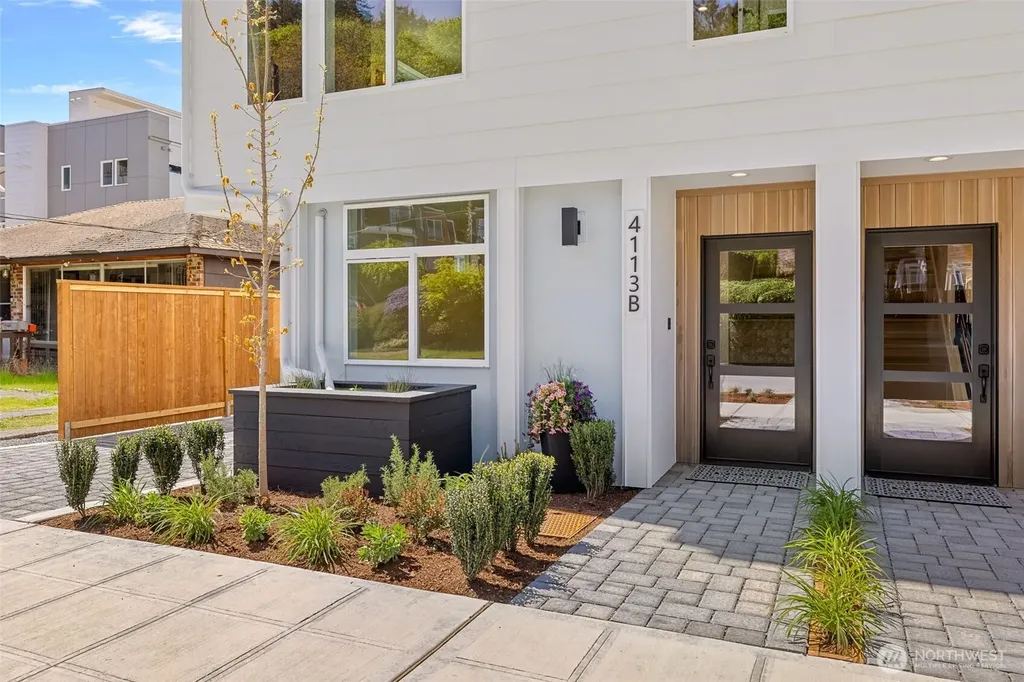 4113 Chilberg Avenue SW Seattle WA 98116