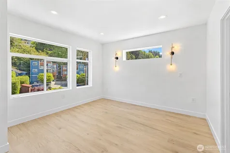4113 Chilberg Avenue SW Seattle WA 98116