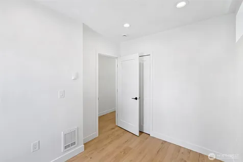 4113 Chilberg Avenue SW Seattle WA 98116