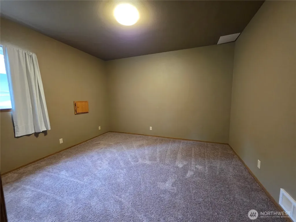 384 Selkirk Drive Camano Island WA 98282