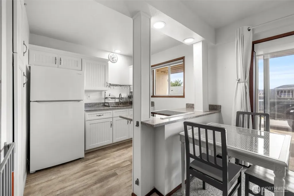 1188 SE Pioneer Way Oak Harbor WA 98277