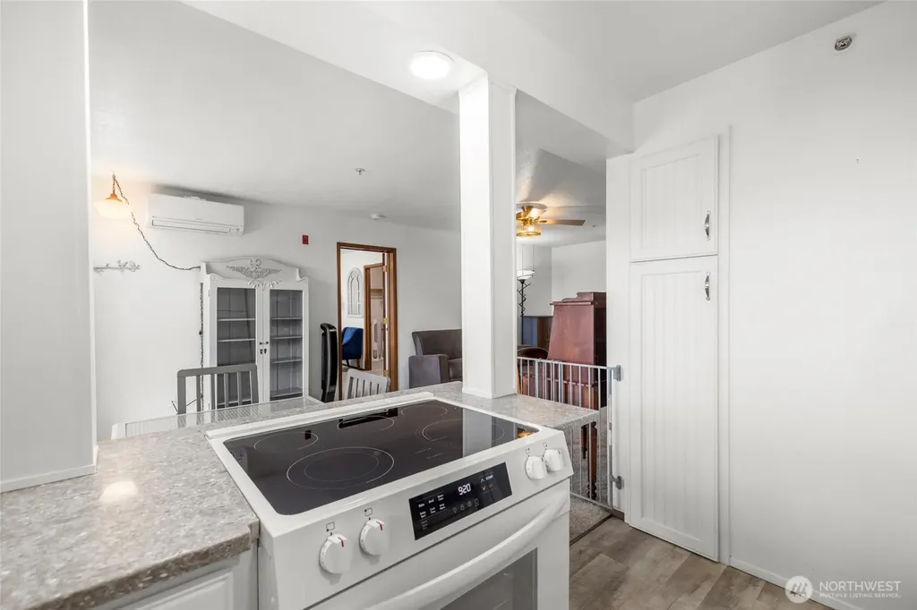 1188 SE Pioneer Way Oak Harbor WA 98277