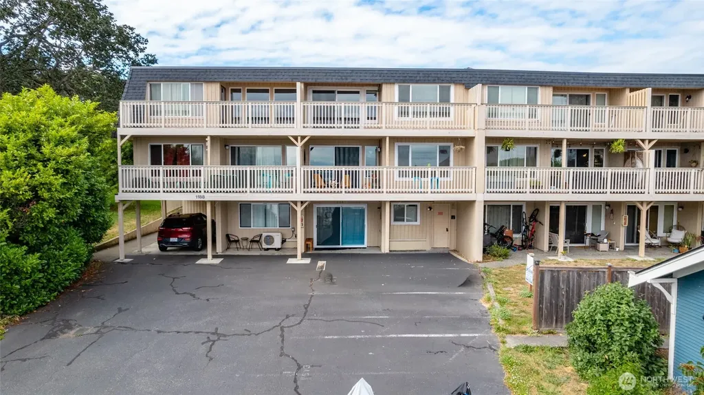 1188 SE Pioneer Way Oak Harbor WA 98277