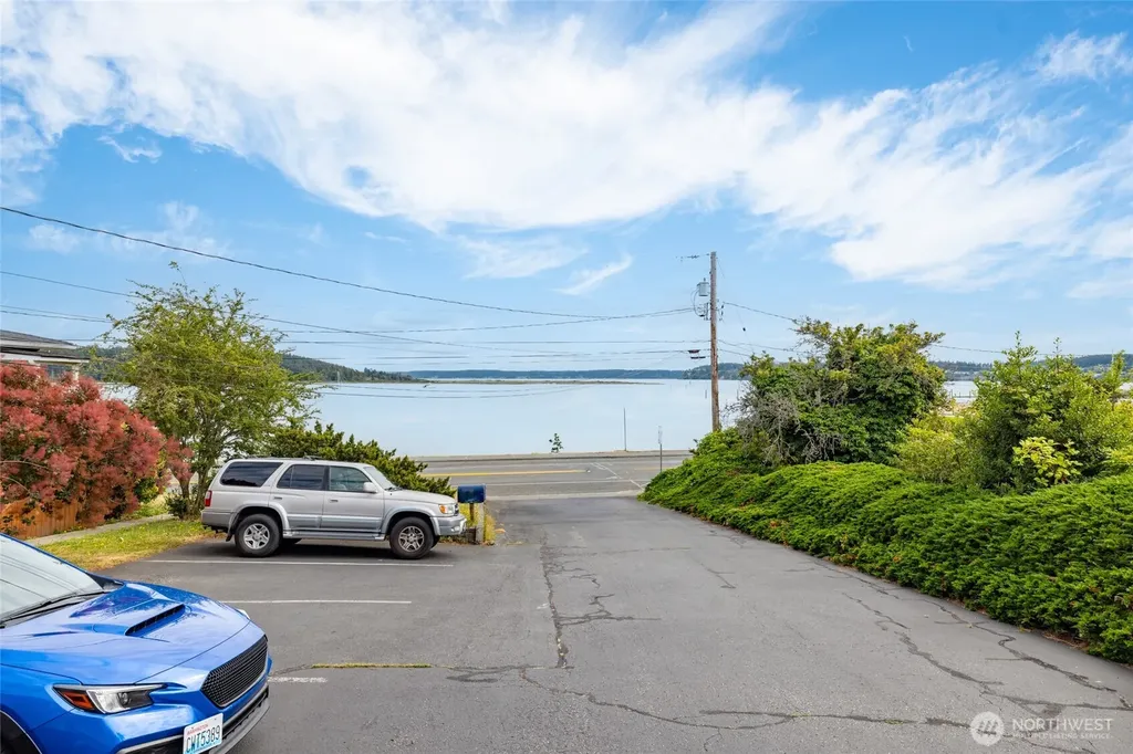 1188 SE Pioneer Way Oak Harbor WA 98277