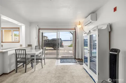 1188 SE Pioneer Way Oak Harbor WA 98277