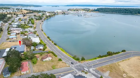1188 SE Pioneer Way Oak Harbor WA 98277