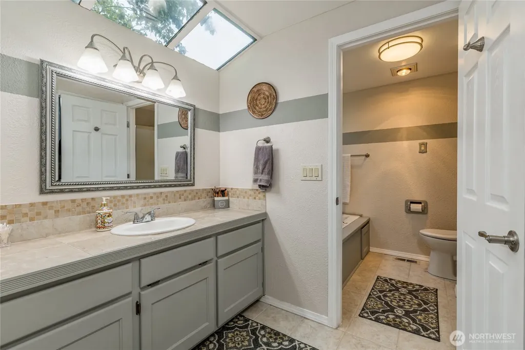 2707 S 366th Place Federal Way WA 98003