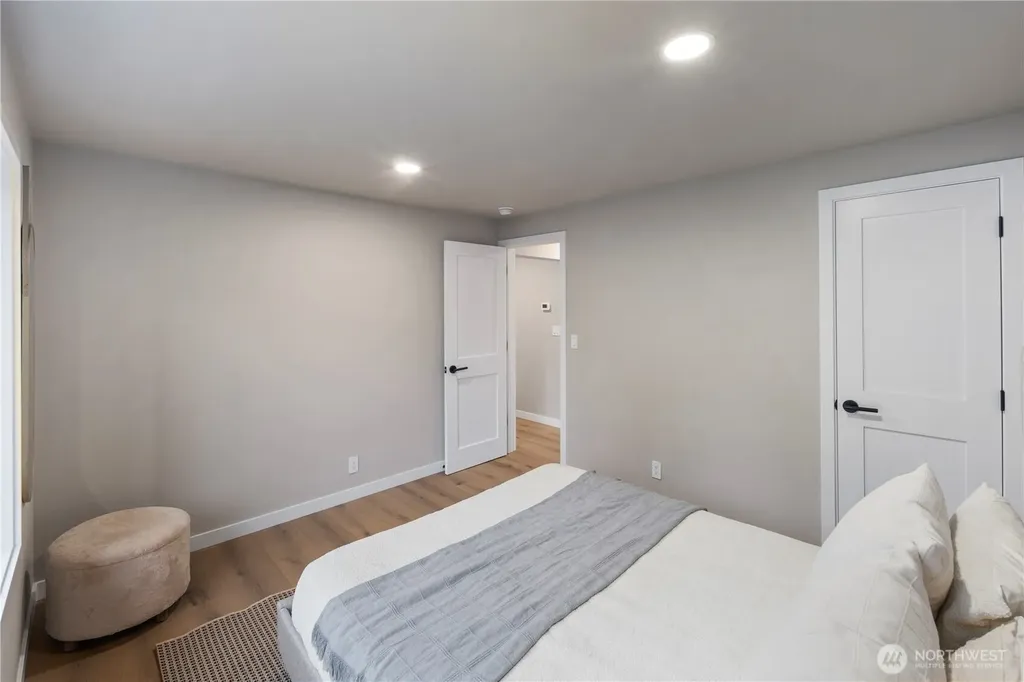 12520 24th Avenue NE Seattle WA 98125