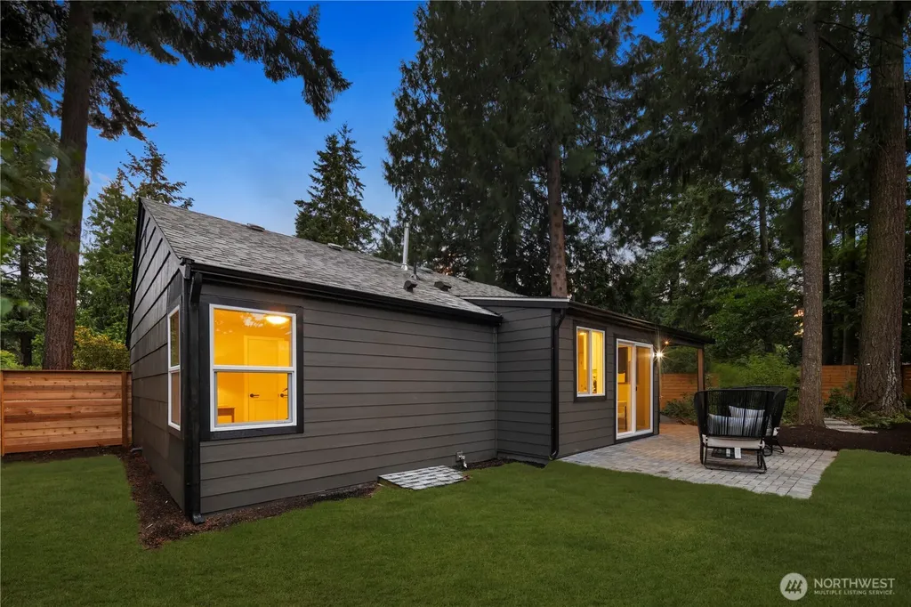 12520 24th Avenue NE Seattle WA 98125