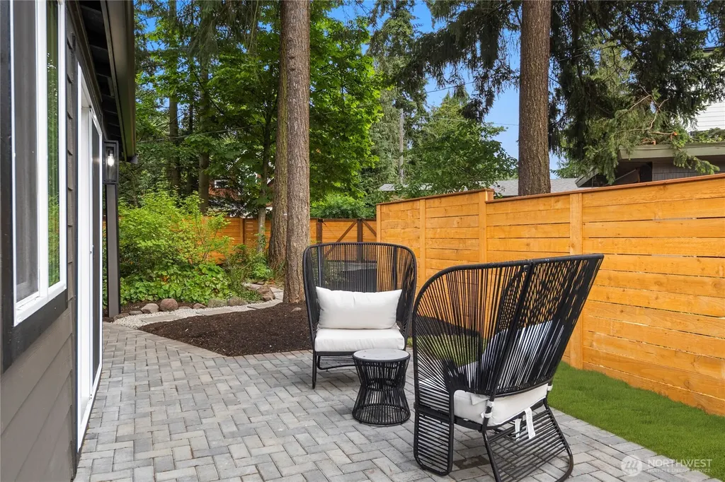 12520 24th Avenue NE Seattle WA 98125