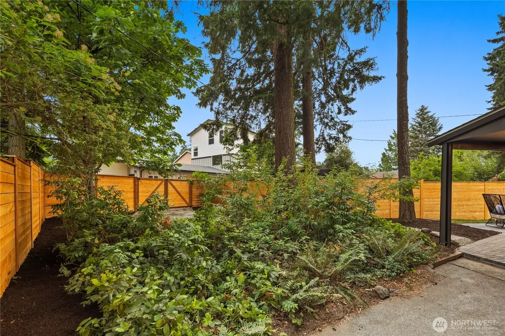 12520 24th Avenue NE Seattle WA 98125
