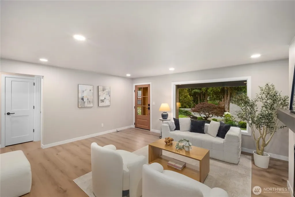 12520 24th Avenue NE Seattle WA 98125