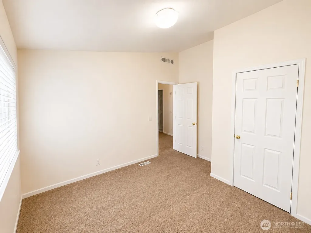 6614 239th Avenue E Buckley WA 98321