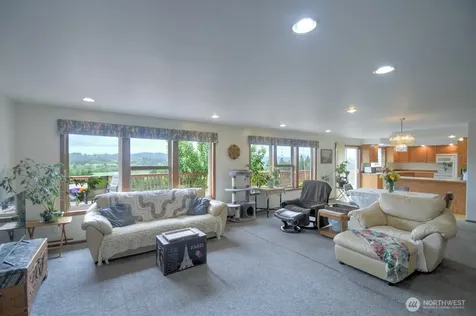 77 Rue Creek Road Menlo WA 98577