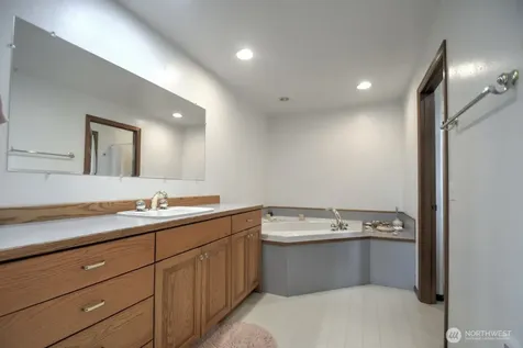 77 Rue Creek Road Menlo WA 98577