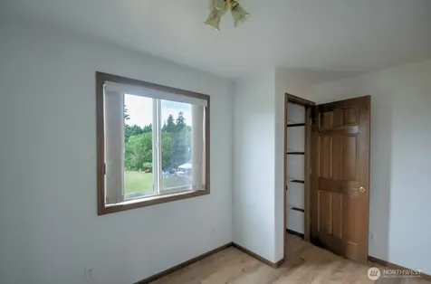 77 Rue Creek Road Menlo WA 98577