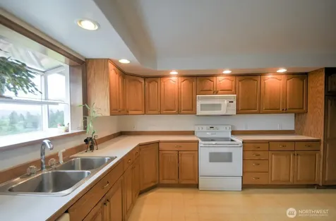 77 Rue Creek Road Menlo WA 98577