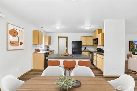 9422 150th Street Ct E Puyallup WA 98375