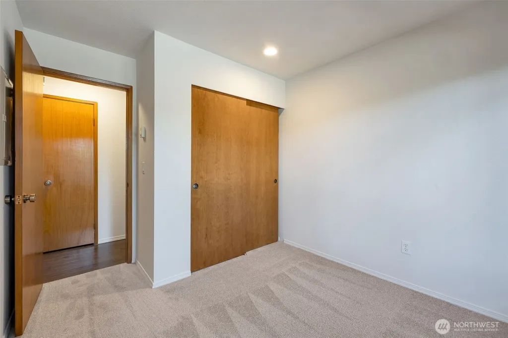 9512 1st Avenue NE Seattle WA 98115