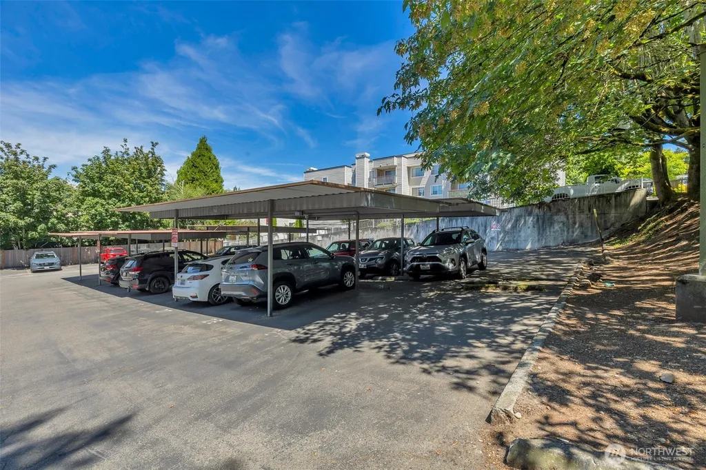 9512 1st Avenue NE Seattle WA 98115