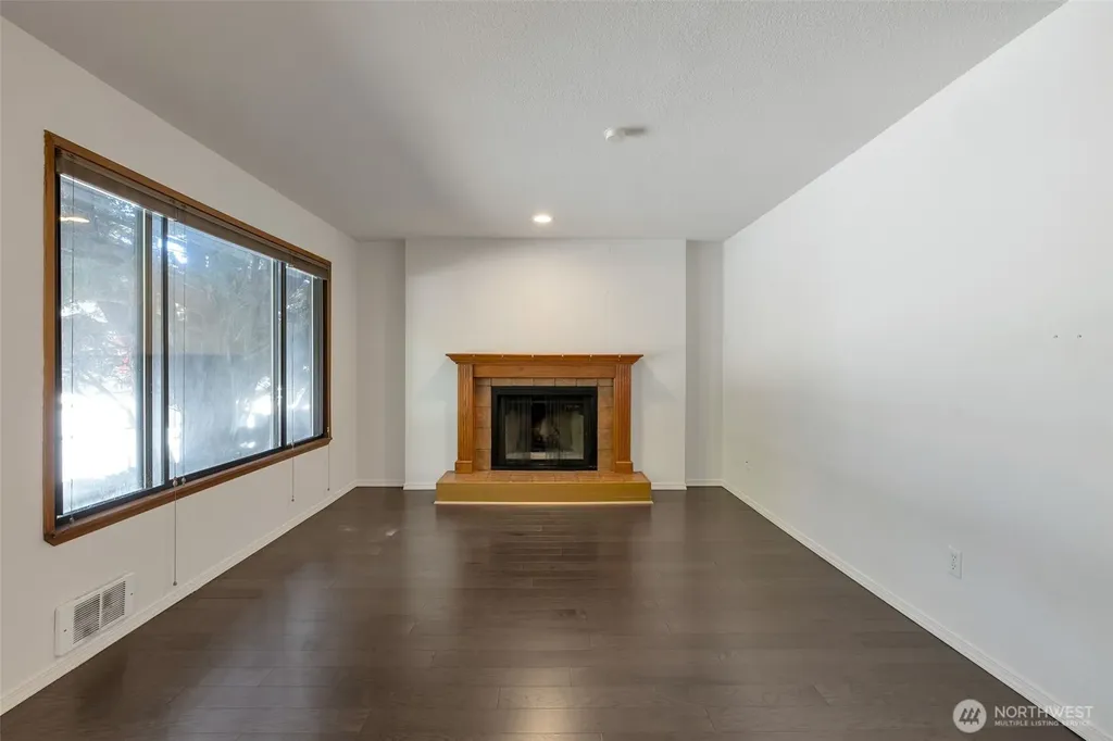 9512 1st Avenue NE Seattle WA 98115