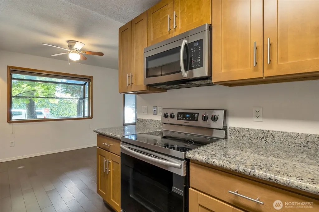 9512 1st Avenue NE Seattle WA 98115