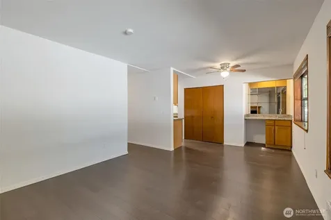 9512 1st Avenue NE Seattle WA 98115