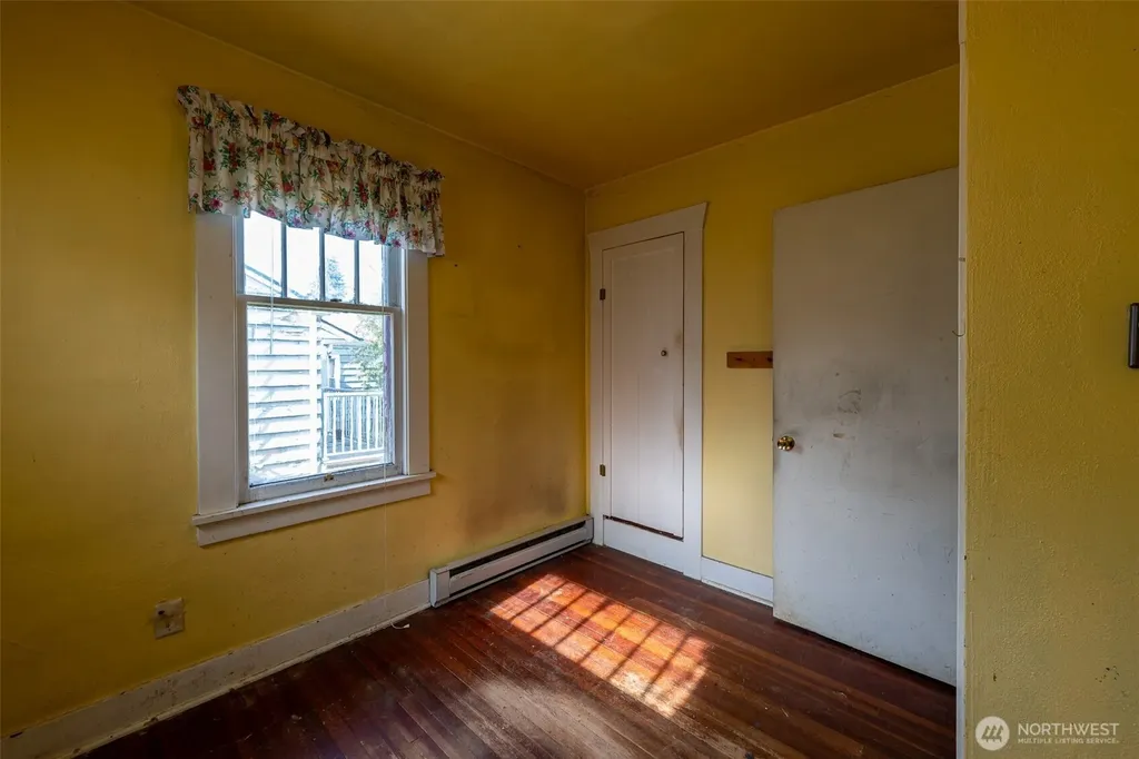 5806 Commercial Avenue Everett WA 98203