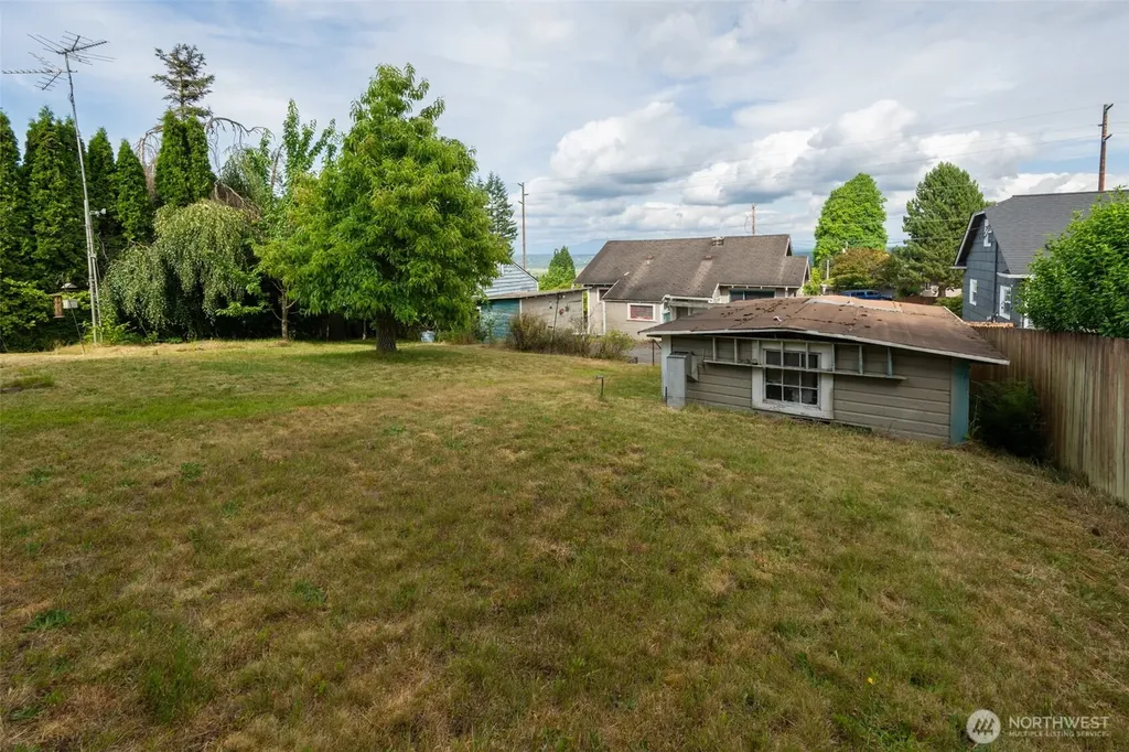 5806 Commercial Avenue Everett WA 98203