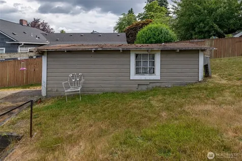 5806 Commercial Avenue Everett WA 98203