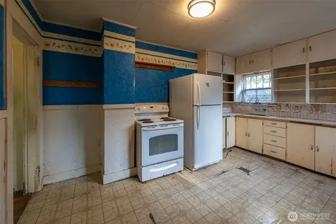 5806 Commercial Avenue Everett WA 98203