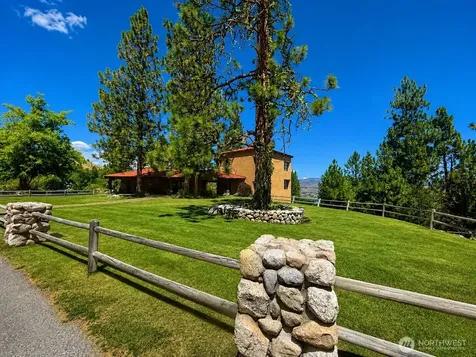 202 Bandera Way Chelan WA 98816