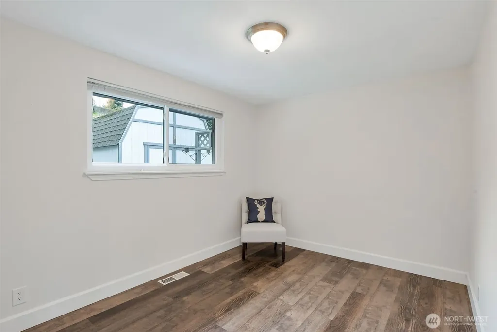 3433 NE 17th Place Renton WA 98056