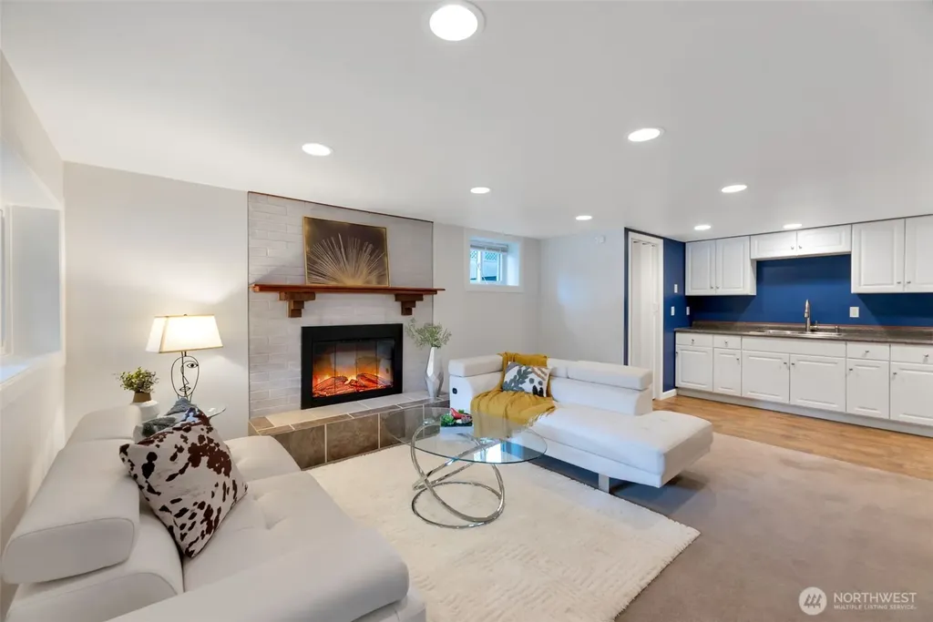 3433 NE 17th Place Renton WA 98056