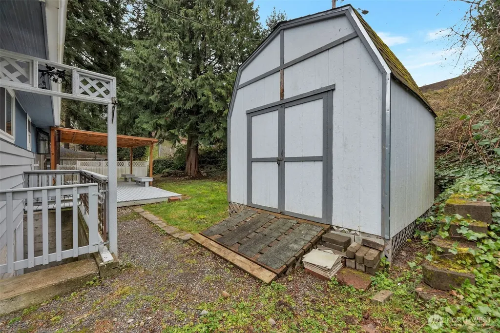 3433 NE 17th Place Renton WA 98056