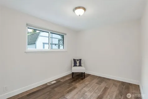 3433 NE 17th Place Renton WA 98056